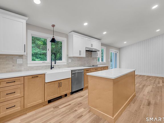 4th image of 114 Cold Spring Road