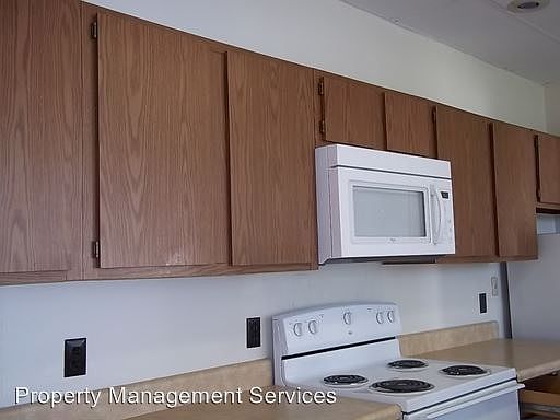 2nd image of 219 S 3rd St