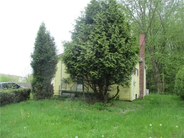 901 Emery St, New Castle, PA 16101