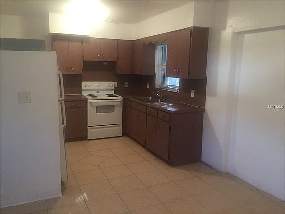 4th image of 2830 24th Ave S