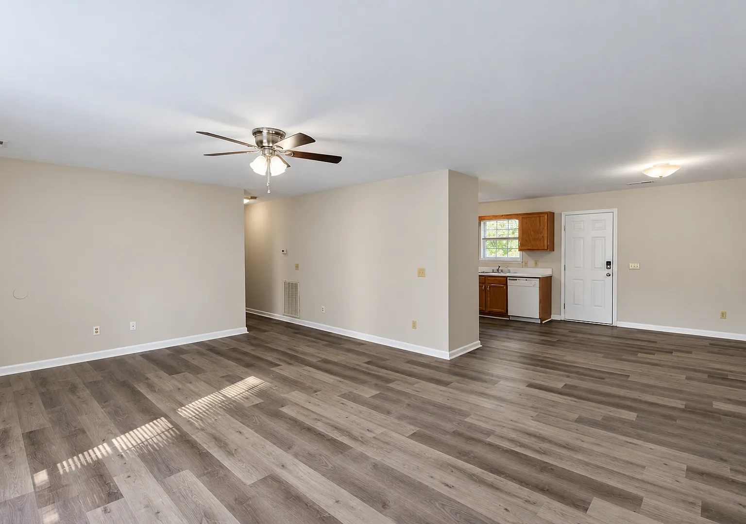 3-Bedroom Home Near Tennessee Tech with Covered Porch and Deck — Photo 3