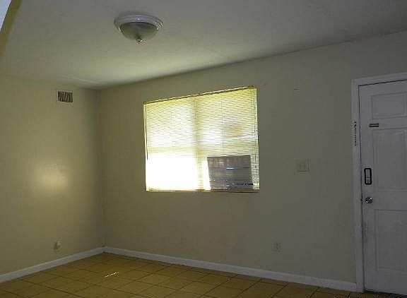 5th image of 5537 Alpha Ave