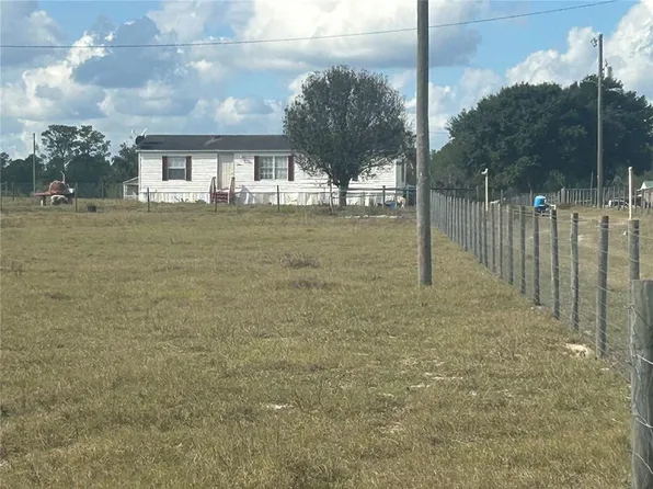17524 Commonwealth Ave N, Polk City, FL 33868