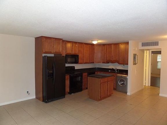2nd image of 120 N Lakeside Dr APT 2