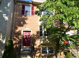 6173 Green Hollow Ct, Springfield, VA 22152