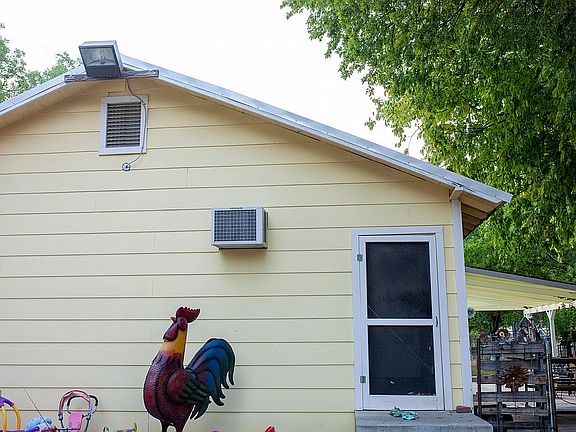 Master bed backyard door