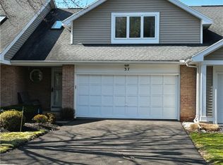 37 Foxborough Ln, Rochester, NY 14618