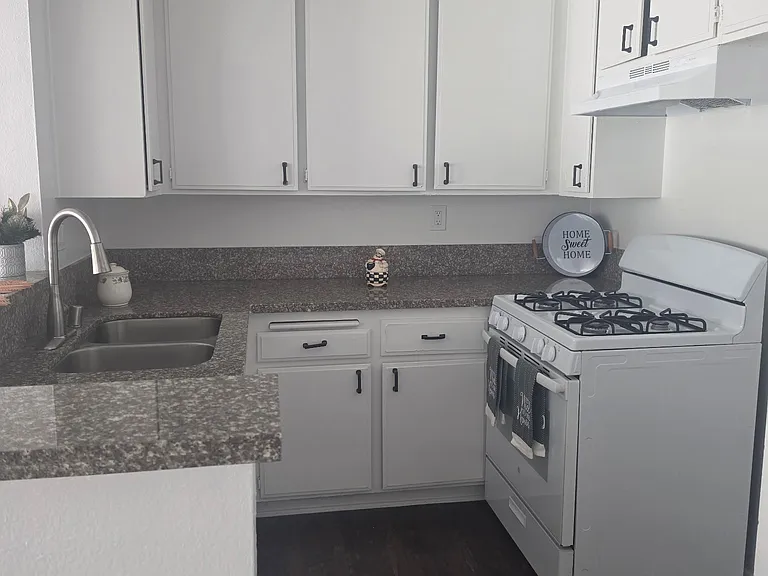 14131 Foothill Blvd #6 — Photo 10
