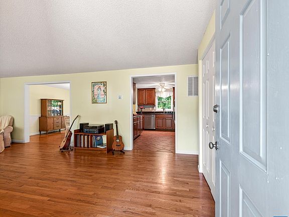 2nd image of 15 Patriot Ln