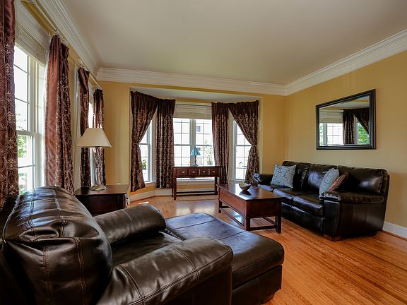 5th image of 203 Wickerberry Dr