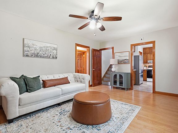 5th image of 1146 Cornwall Ave