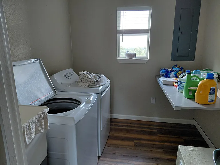 201 W Justice Rd — Photo 9