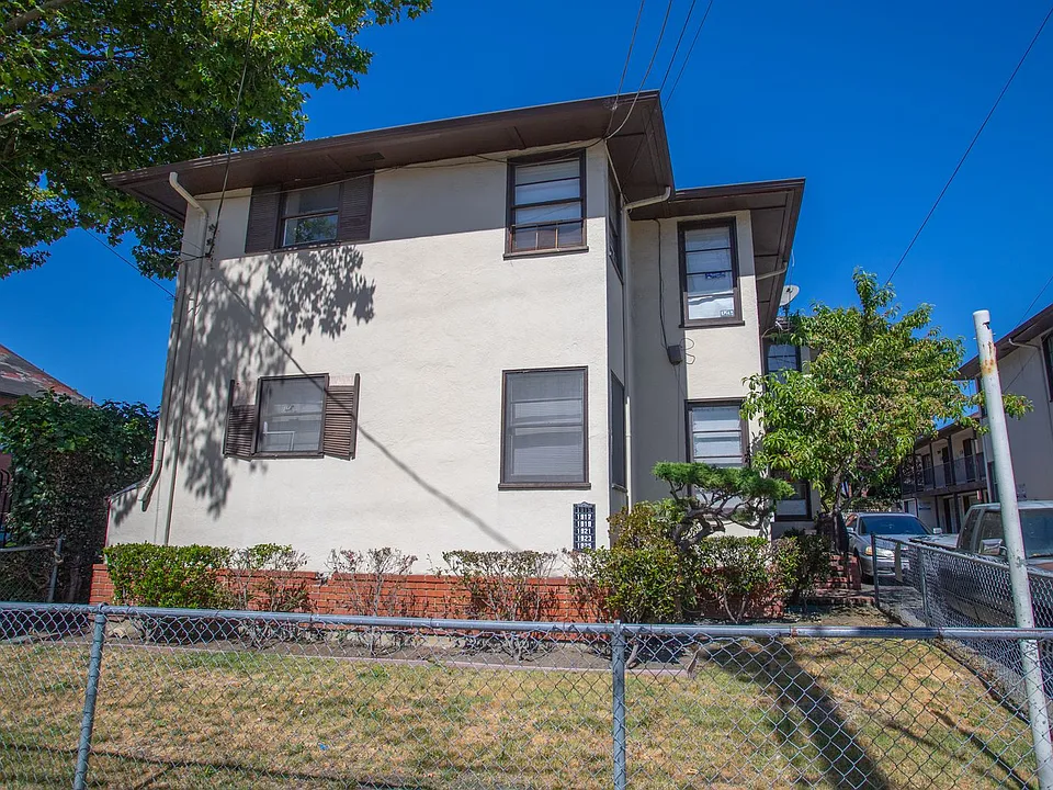 1915-1937 33rd Ave