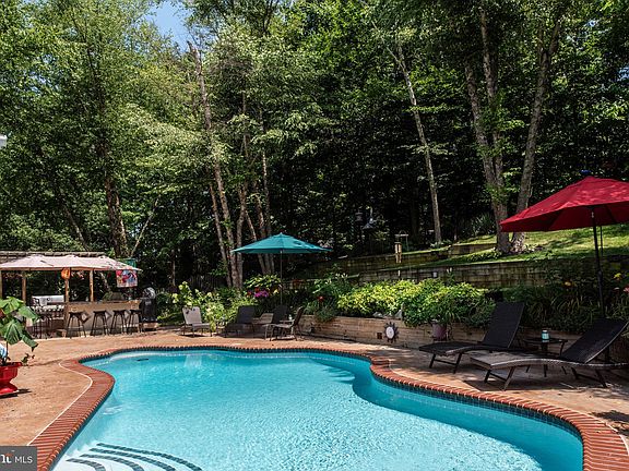 5th image of 15233 Warbler Ct
