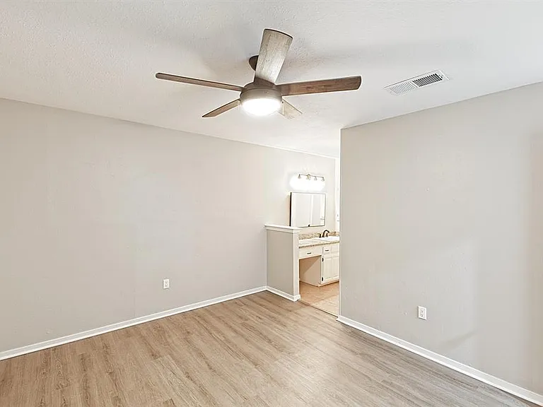 889 Dublin Dr #D — Photo 20