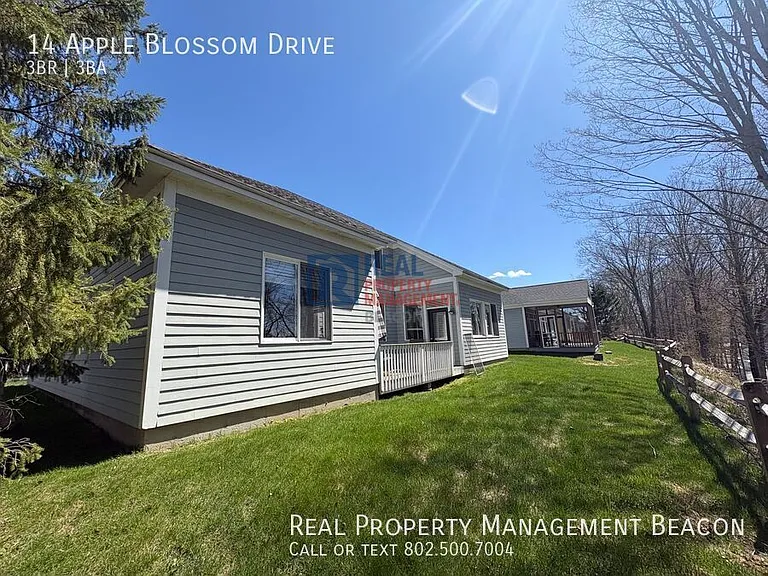 14 Apple Blossom Dr — Photo 4