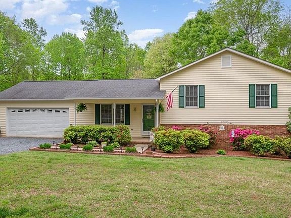 5th image of 2302 Woodridge Dr