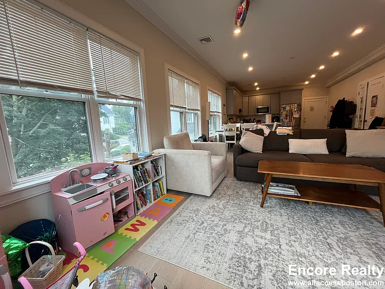 32 Cummins Hwy #4 — Photo 28