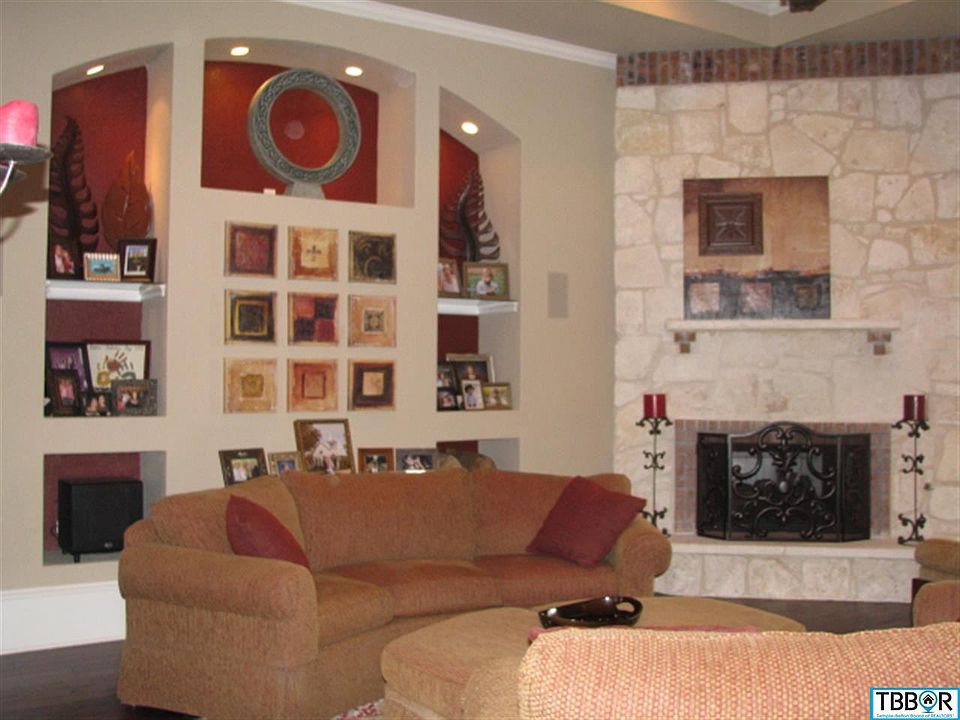 1st image of 288 Eagle Landing Dr