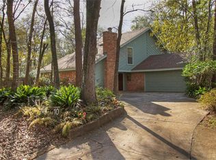 10 Chatterbird Ln, Spring, TX 77380