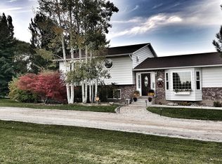 1396 Royal Crest Dr, Elko, NV 89801