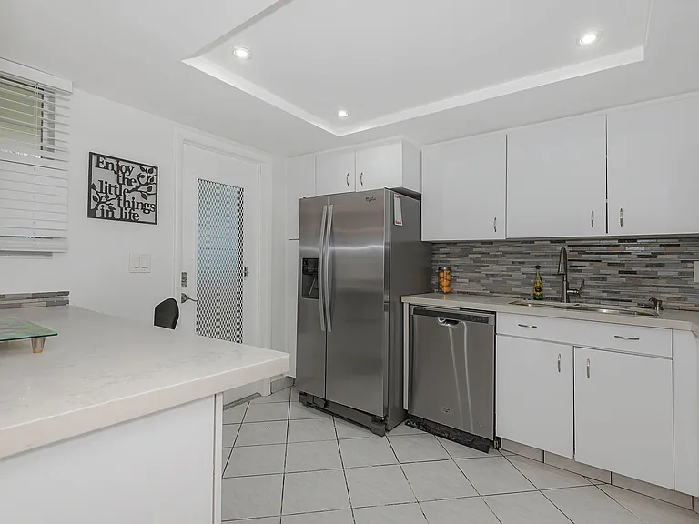 1333 E Hallandale Beach Blvd #101 — Photo 12