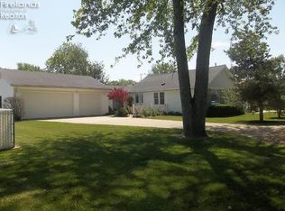 443 N Idlewild Dr, Lakeside Marblehead, OH 43440