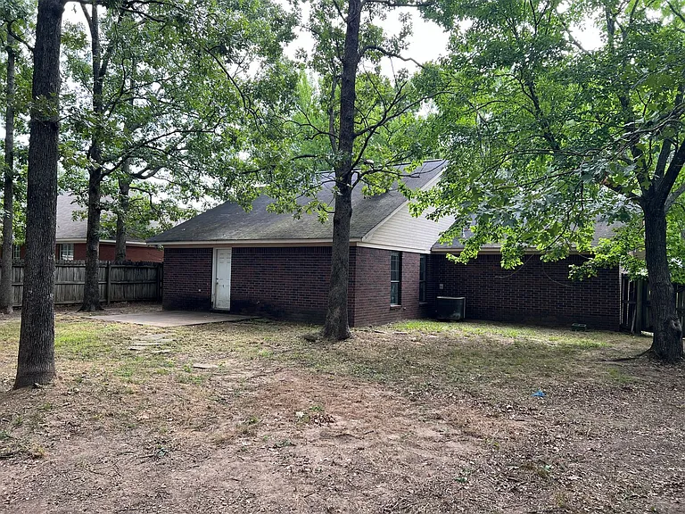 2135 Raintree Dr — Photo 14