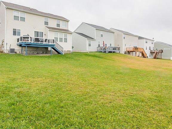 5th image of 230 Saint Regis Dr