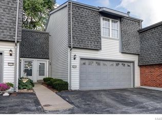 2237 Village Green Pkwy, Chesterfield, MO