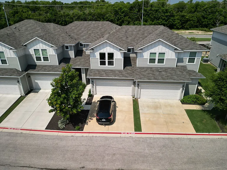 11312 Gadsen Ln — Photo 17