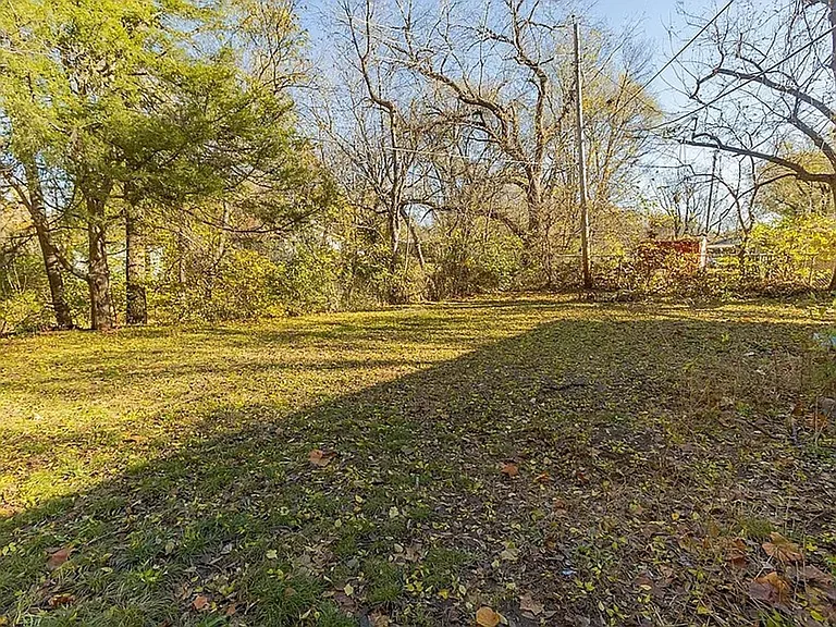 416 W Spring Dr — Photo 20