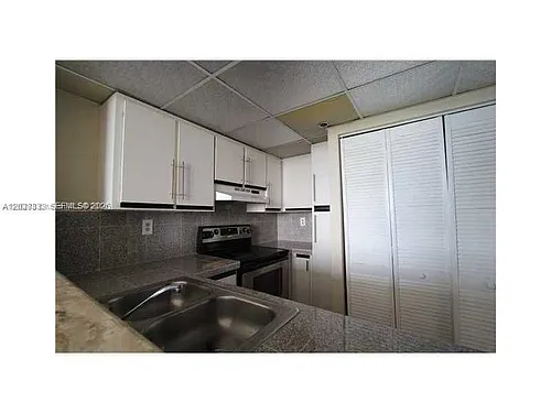 540 Brickell Key Dr Photo 1