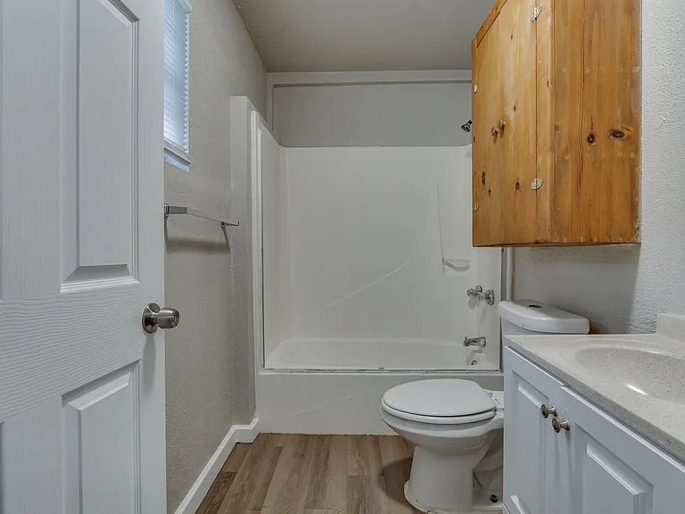 1005 SW 63rd St — Photo 39