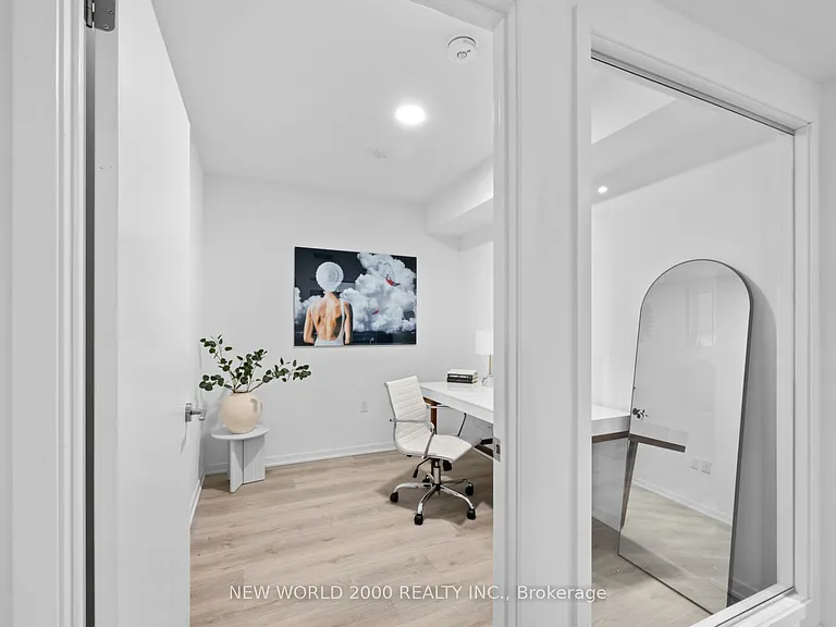 101 Roehampton Ave #411 — Photo 5