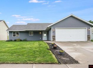 207 Falcon Run, Eagle Lake, MN 56024