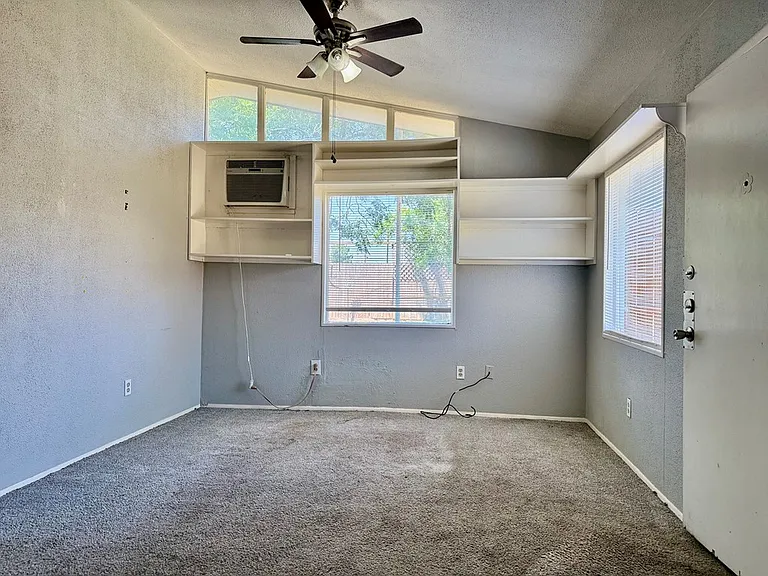 112 S Eisenhower Dr — Photo 24