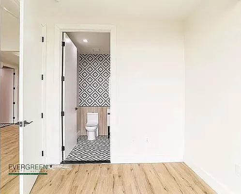 3421 Glenwood Rd #6K — Photo 6