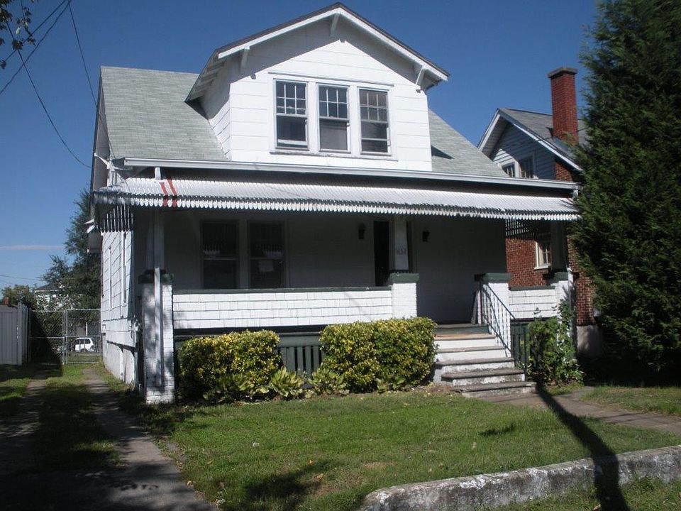 1st image of 652 Murray Ave SE