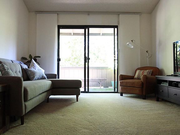 4th image of 29 Arbor Ct