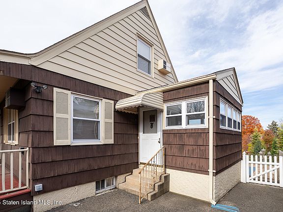 3rd image of 441 Purdy Ave