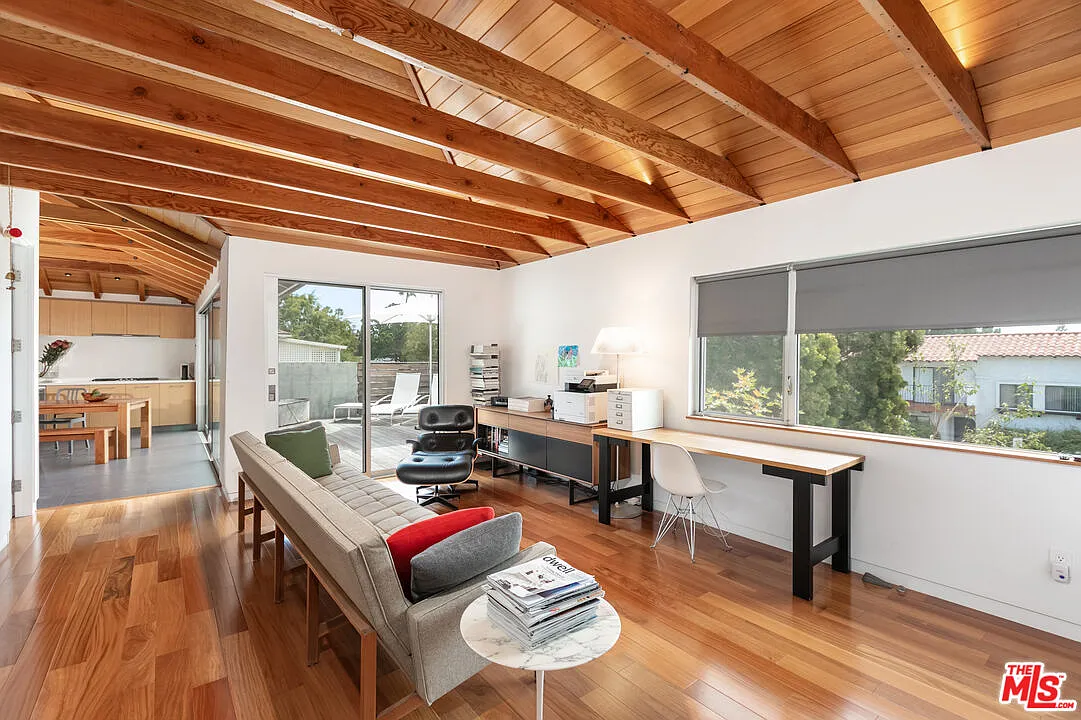 2 bed, 2.0 bath, $9,500 — Photo 2