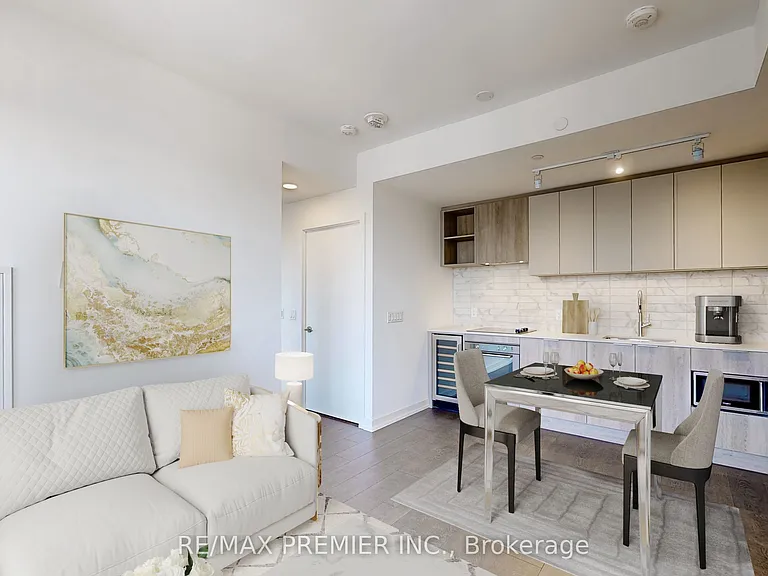 2020 Bathurst St #1116 — Photo 14