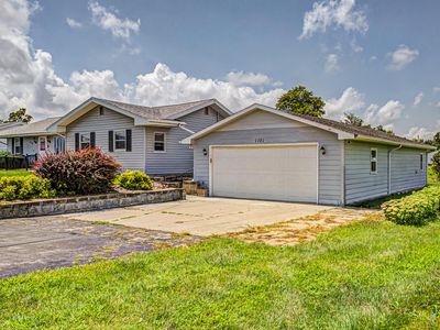 1101 S 1st St, Sheldahl, IA, 50243