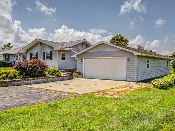 1101 S 1st St, Sheldahl, IA 50243