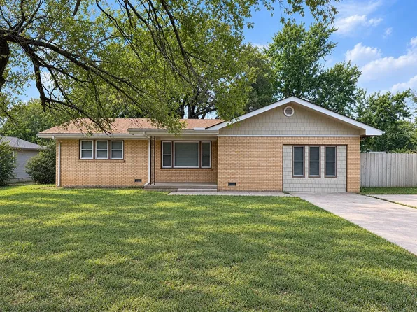 341 S Prospect Ave, Clearwater, KS 67026