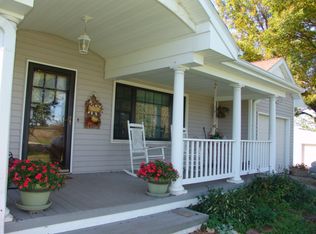 23098 Ridge Ave, Gallatin, MO 64640