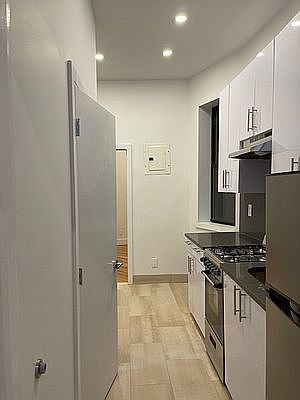 3rd image of 11 Stanton St #2B1