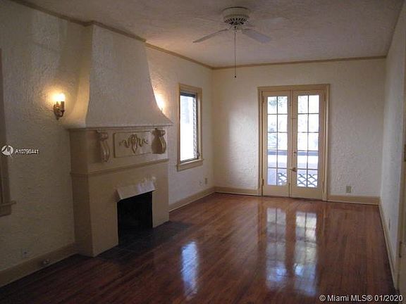 4th image of 902 Salzedo St APT 2