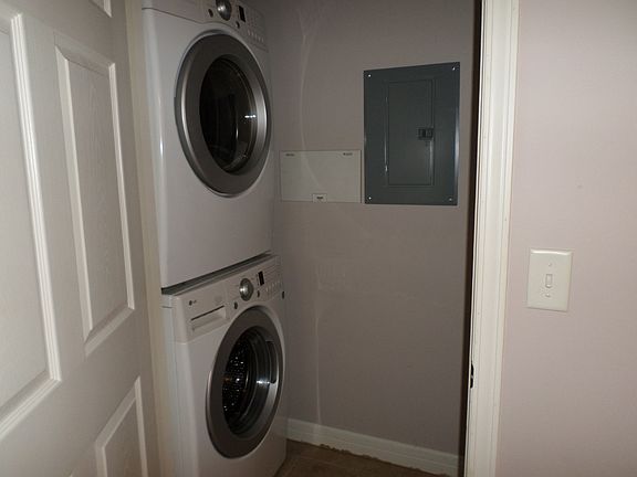 4th image of 510 Humboldt St APT 13